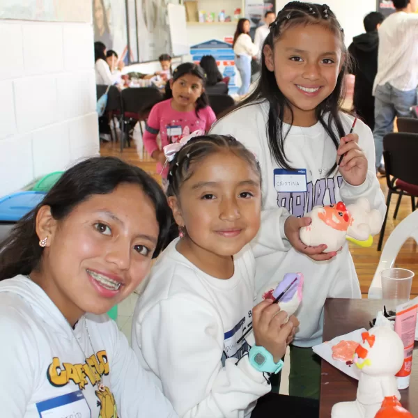 Flexiplast realiza campamento vacacional para niños.